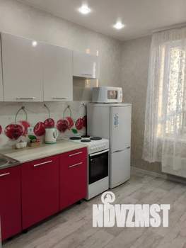 1-к квартира, посуточно, 35м2, 7/17 этаж