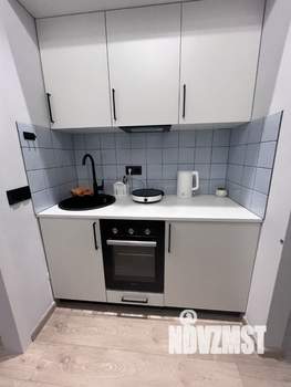 Студия квартира, посуточно, 35м2, 1/9 этаж