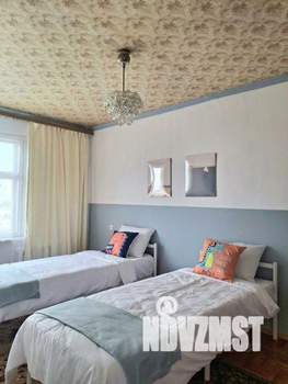 3-к квартира, посуточно, 56м2, 1/1 этаж