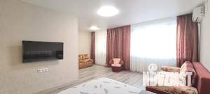 Студия квартира, посуточно, 45м2, 2/6 этаж