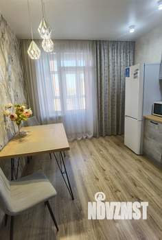 1-к квартира, посуточно, 40м2, 6/18 этаж