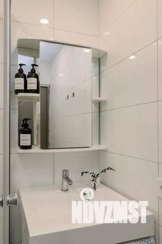 Студия квартира, посуточно, 35м2, 1/17 этаж