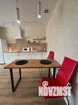 Студия квартира, посуточно, 41м2, 15/25 этаж