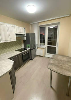 2-к квартира, вторичка, 57м2, 10/18 этаж