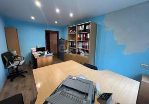 4-к квартира, вторичка, 80м2, 1/9 этаж