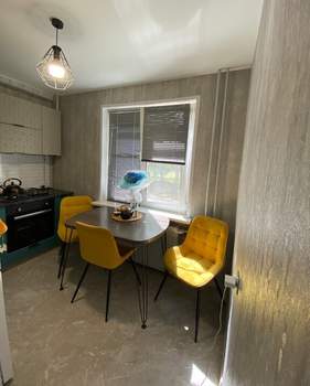 3-к квартира, вторичка, 56м2, 1/9 этаж