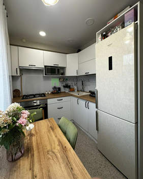 3-к квартира, вторичка, 57м2, 8/9 этаж