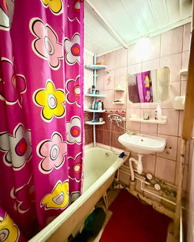 2-к квартира, вторичка, 43м2, 1/9 этаж