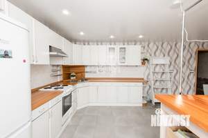 4-к квартира, вторичка, 133м2, 10/10 этаж