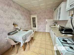 3-к квартира, вторичка, 65м2, 1/10 этаж
